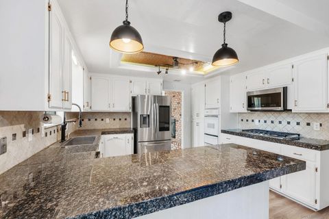 Tiny photo for 1803 Hillsdale Ln, El Cajon, CA 92019 (MLS # 250042149)