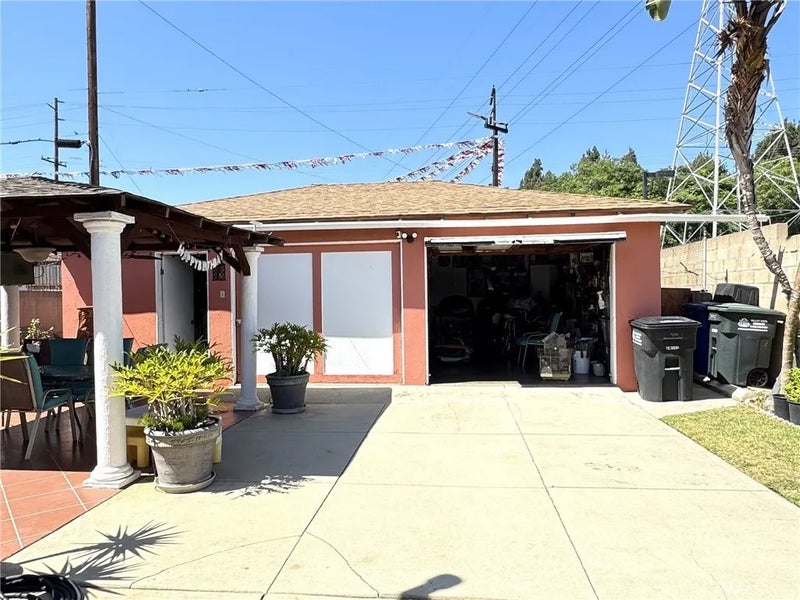 3425 Walnut