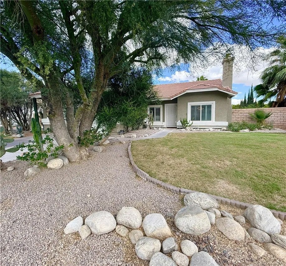Photo of 2340 N Paseo De Anza, Palm Springs, CA 92262 (MLS # OC26228754)