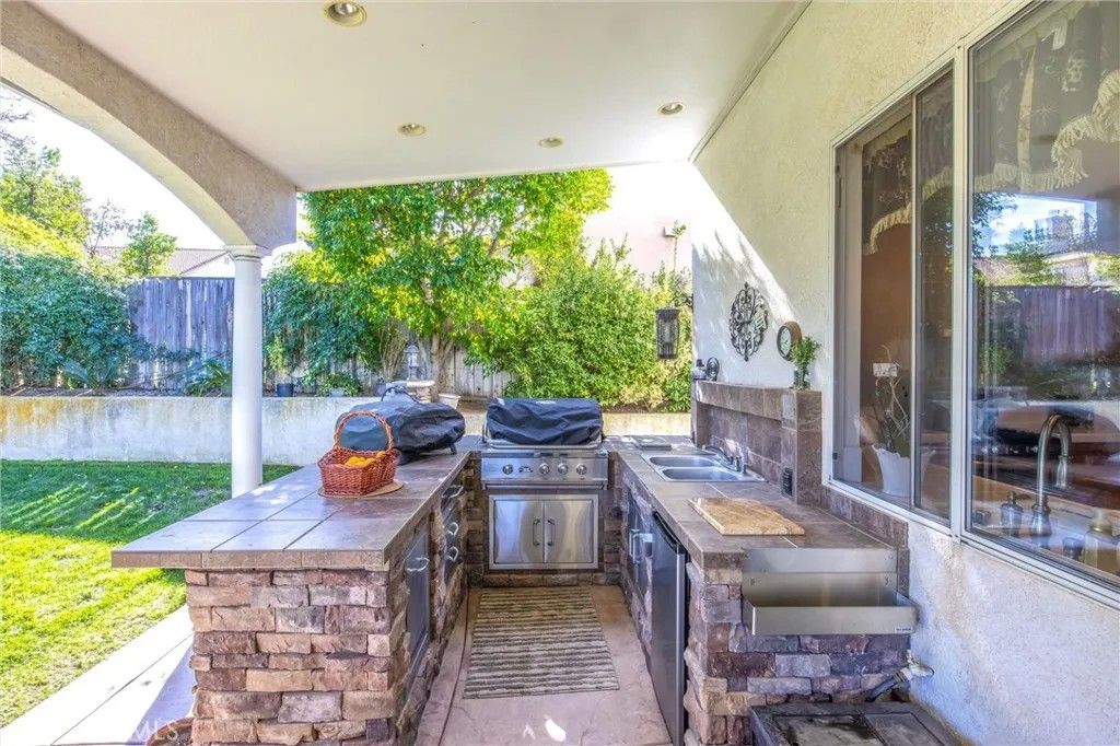Photo of 8470 Lindenhurst St, Riverside, CA 92508 (MLS # IV26012239)