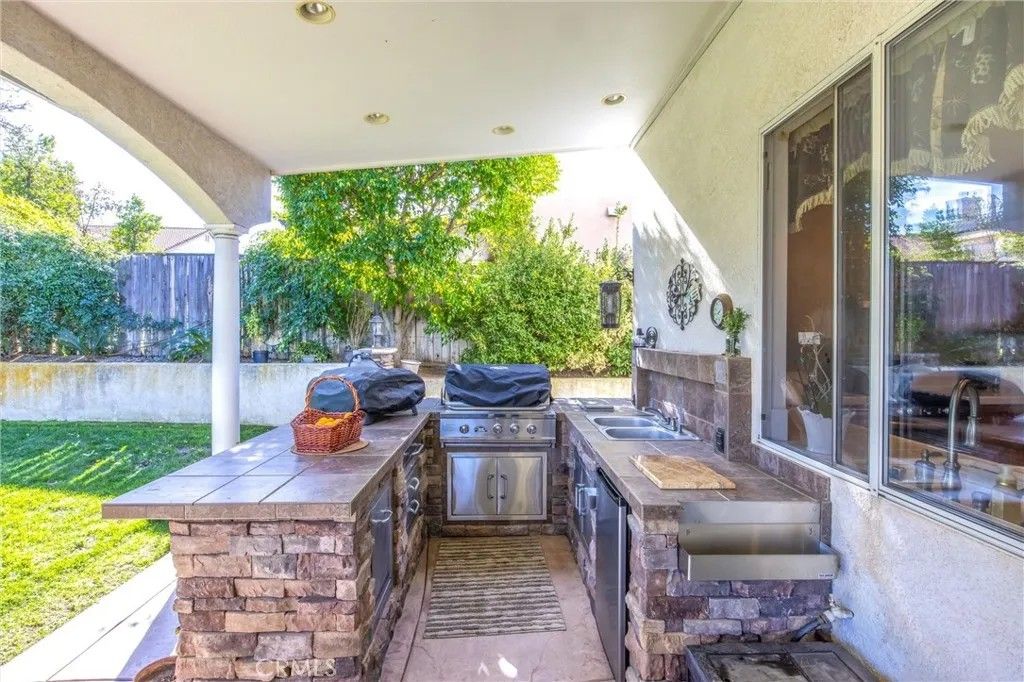 Photo of 8470 Lindenhurst St, Riverside, CA 92508 (MLS # IV26012239)