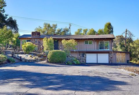 Photo of 15260 Vali Hai Rd, Poway, CA 92064 (MLS # 250044376)
