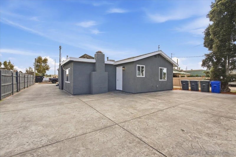 2304 G Ave