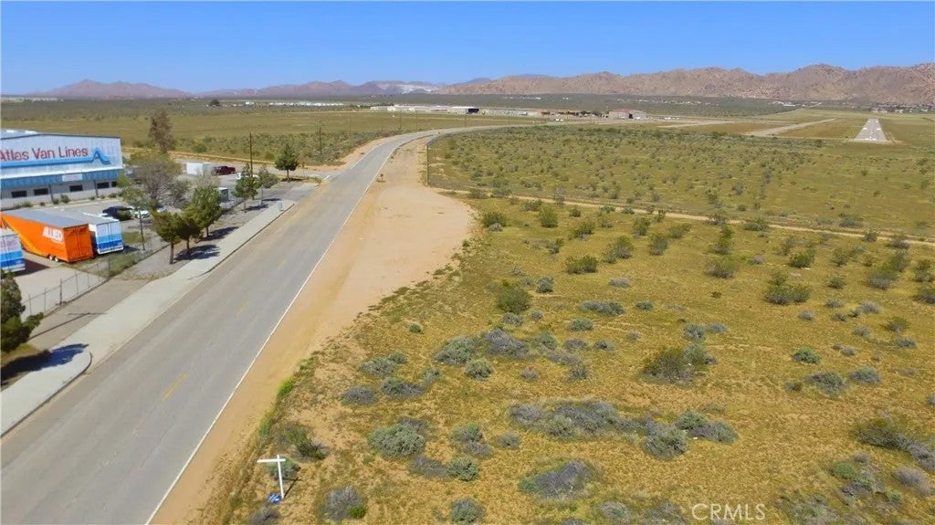 Photo of 46338151 Corwin, Apple Valley, CA 92307 (MLS # HD26220817)