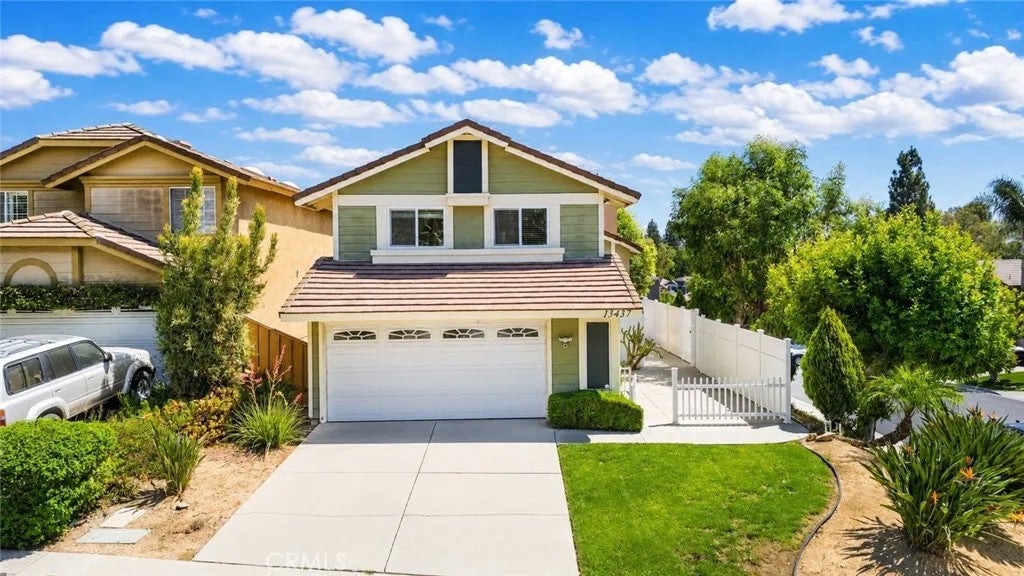 13437 Gold Dust Way