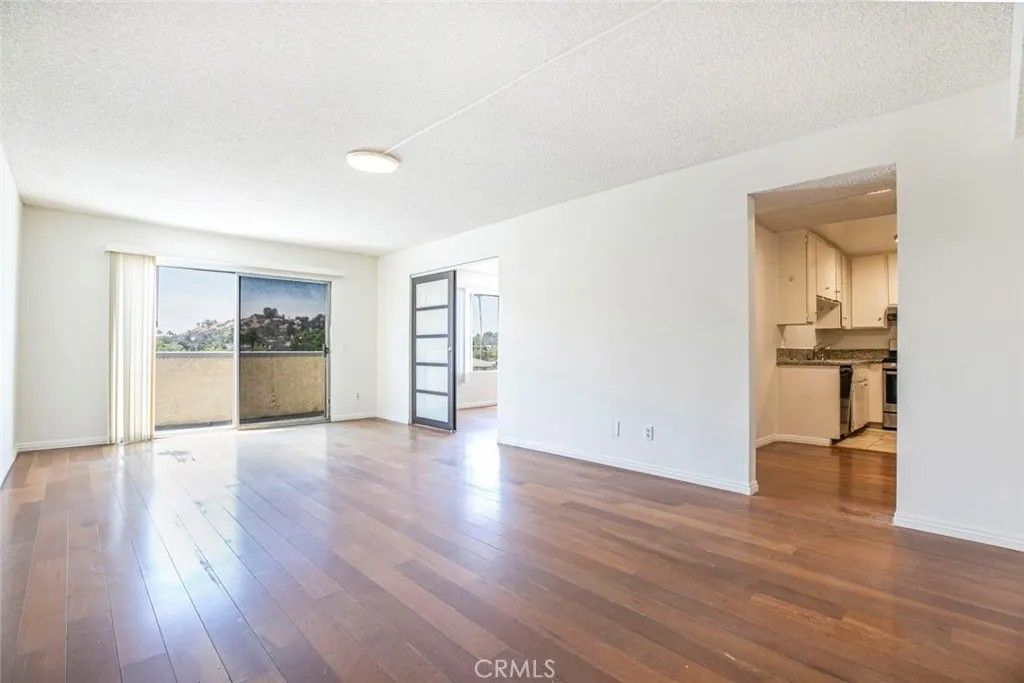 Photo of 1422 Rock Glen #210, Glendale, CA 91205 (MLS # GD25268151)