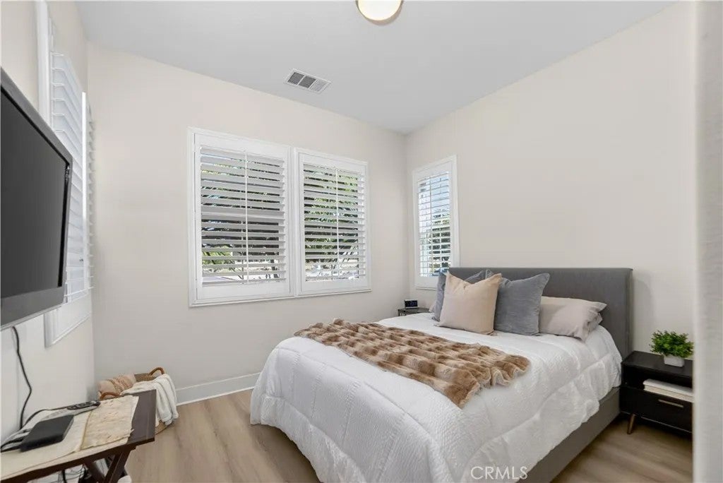 15762 Kingston