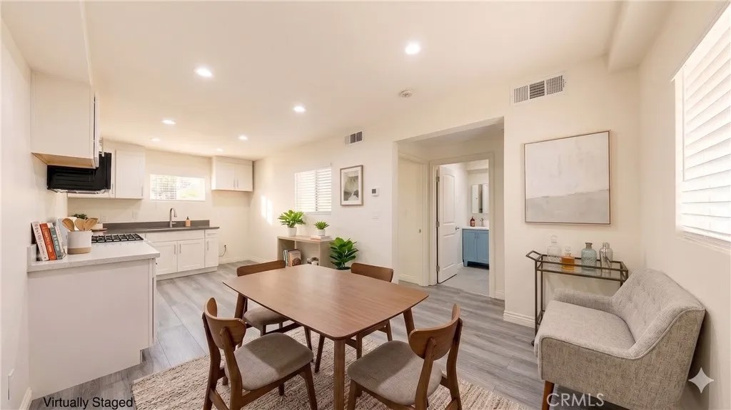 6851 Foothill