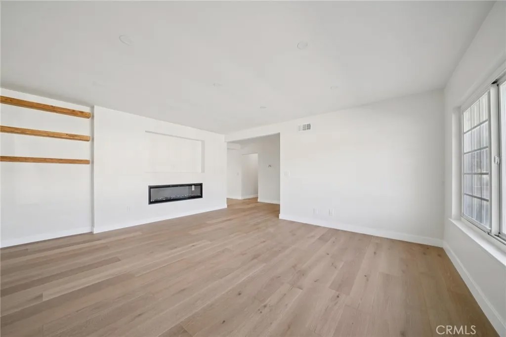1098 Syracuse
