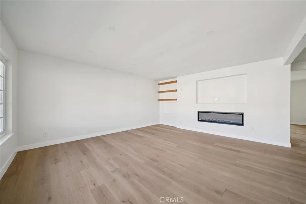 1098 Syracuse