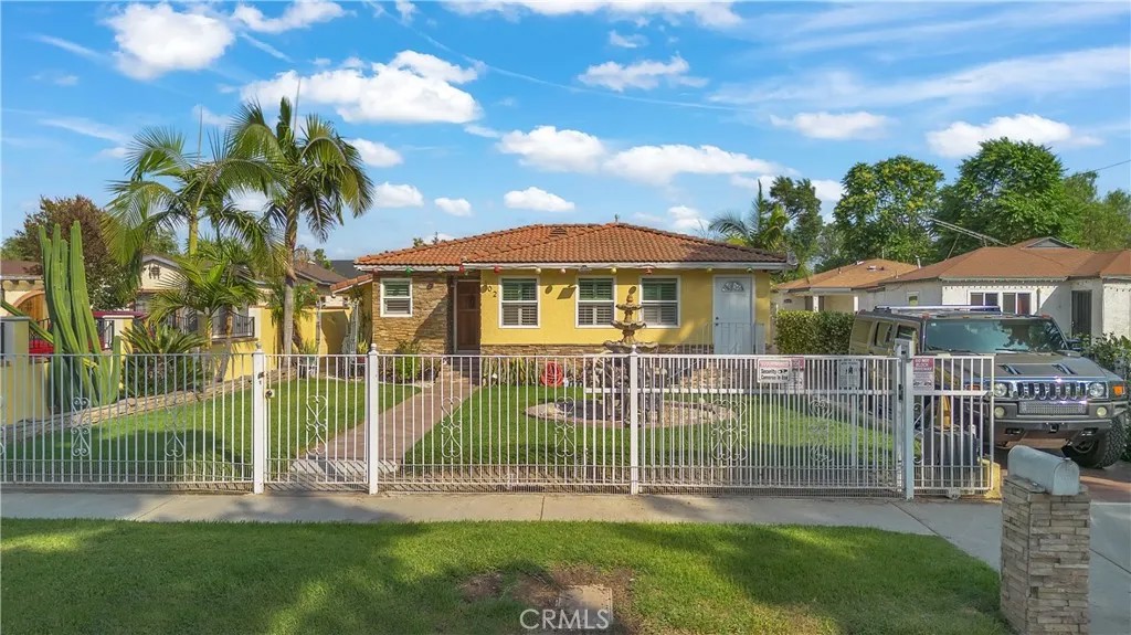 302 S Covina Blvd