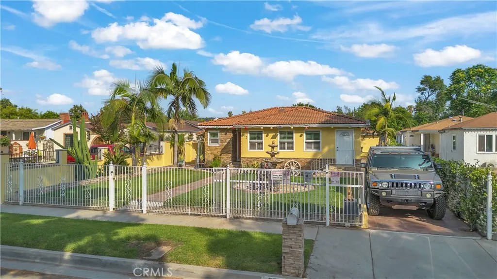 302 S Covina Blvd