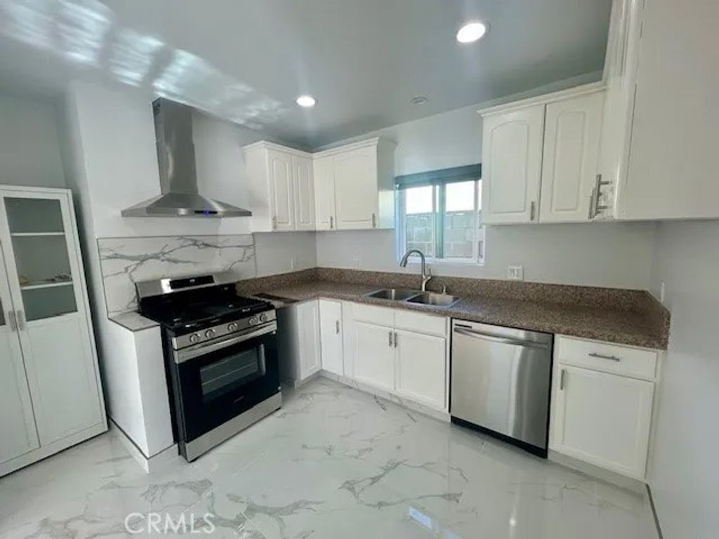 Photo of 5945 Riverdale, North Hollywood, CA 91601 (MLS # GD25277766)