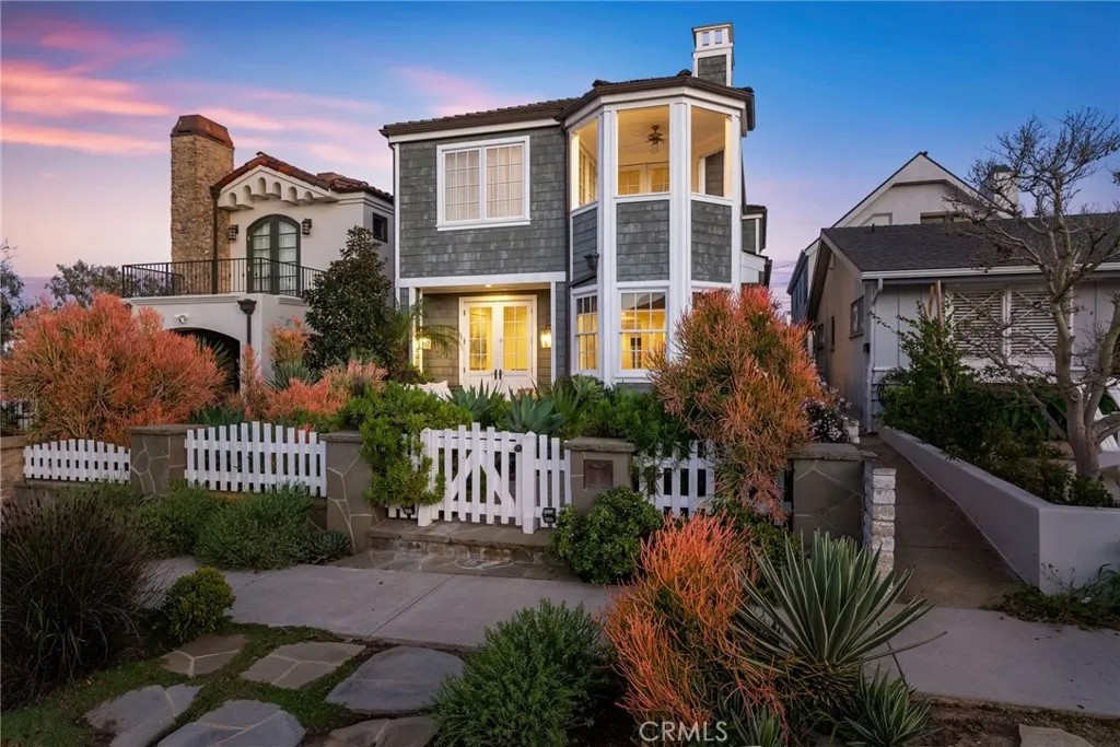 320 Heliotrope Avenue