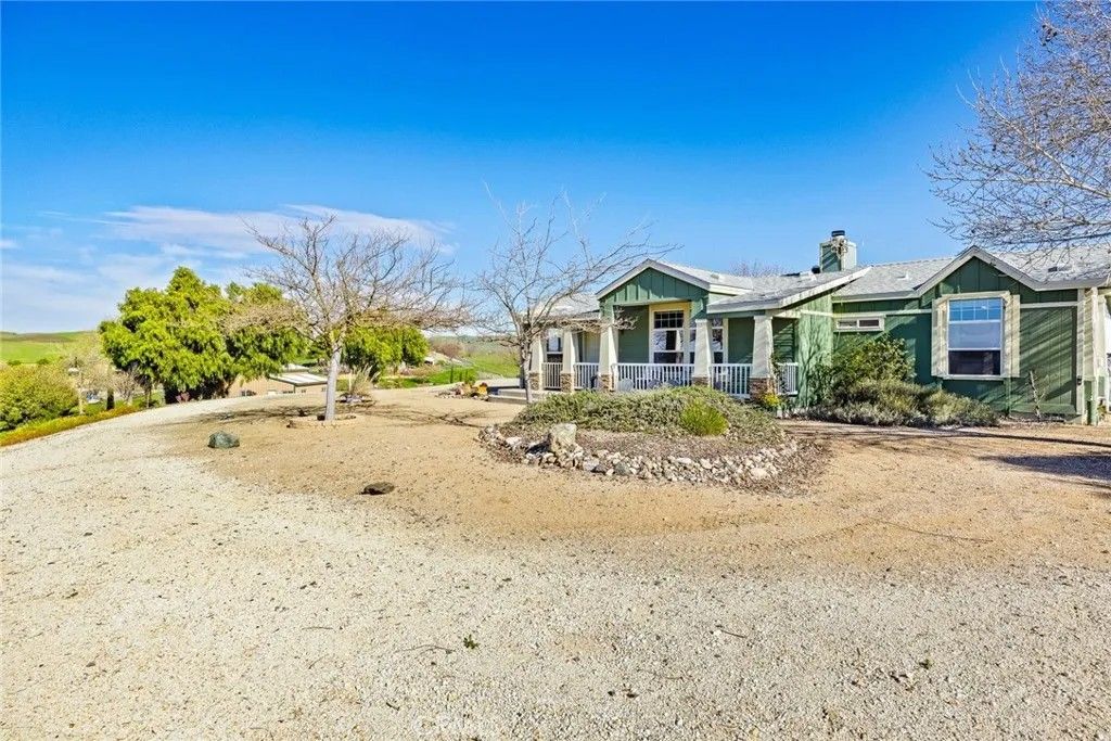 Photo of 5925 Sweetie Ln, San Miguel, CA 93451 (MLS # NS26014785)