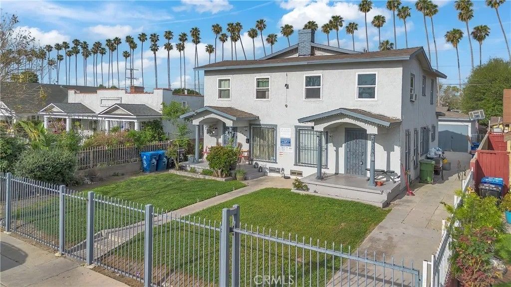 Photo of 4915 2nd Ave, Los Angeles, CA 90043 (MLS # DW26075534)