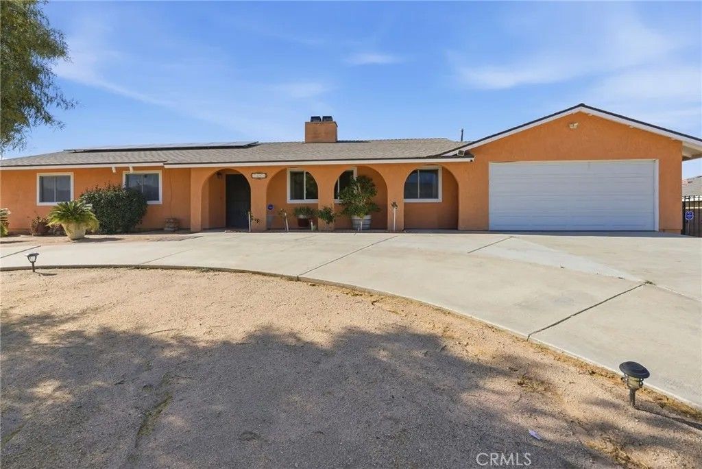 Photo of 7868 Arrowhead Lake Road, Hesperia, CA 92345 (MLS # HD26015134)