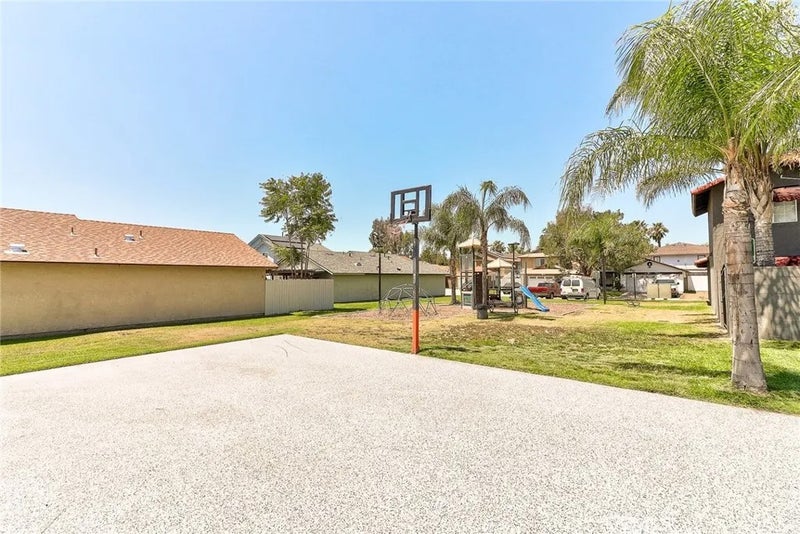 8936 summerwood way