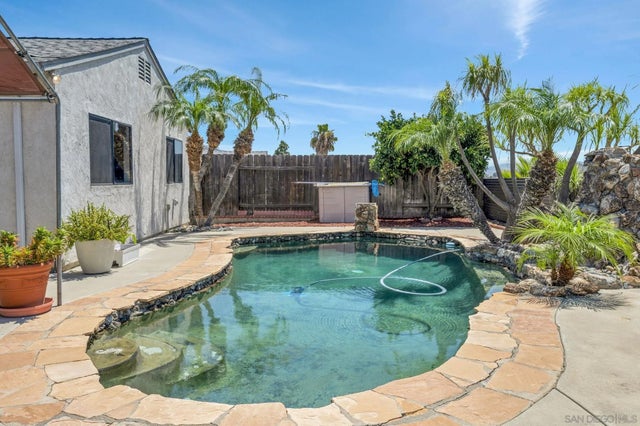 10131 Maple Tree, Santee