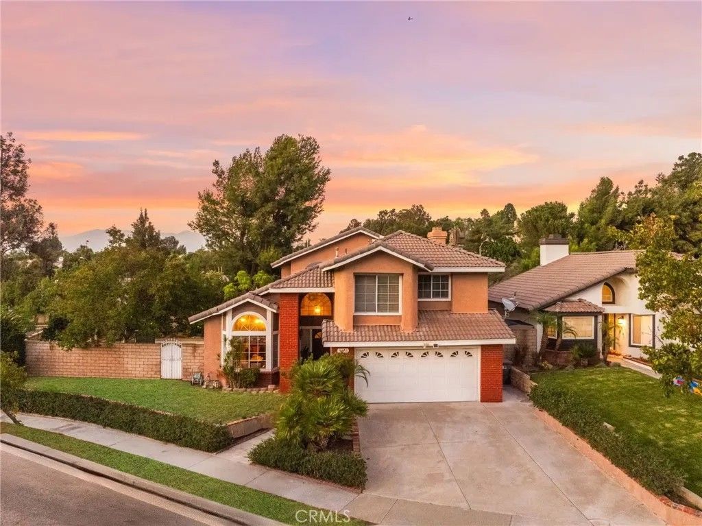 Photo of 3461 Mountainside Dr, Corona, CA 92882 (MLS # SW26002225)