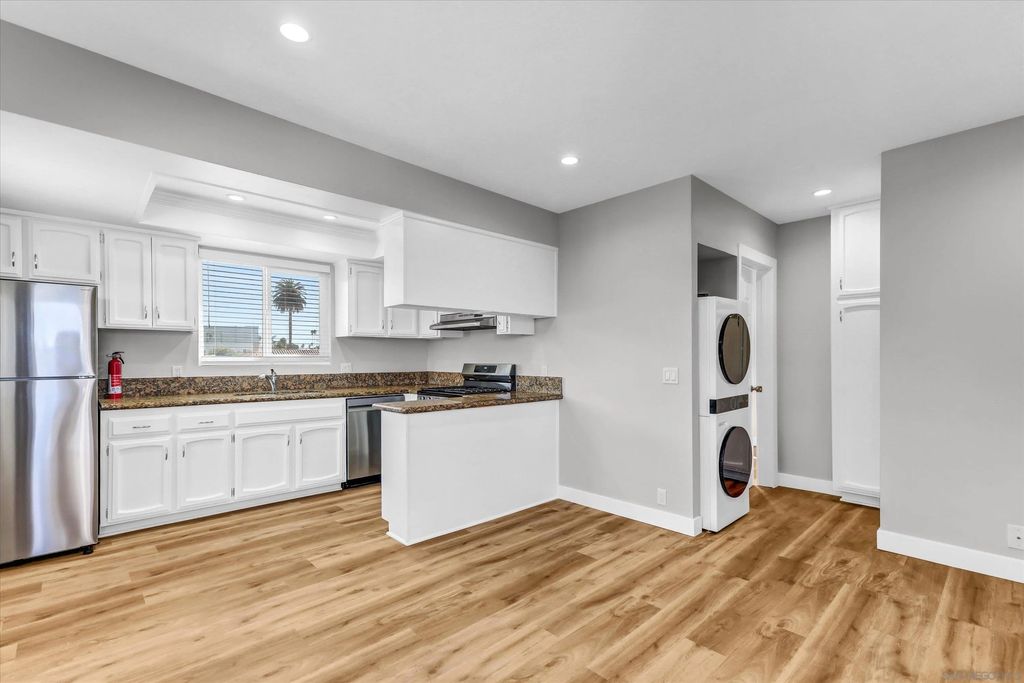 Photo of 520 Pearl St #1, La Jolla, CA 92037 (MLS # 250040814)