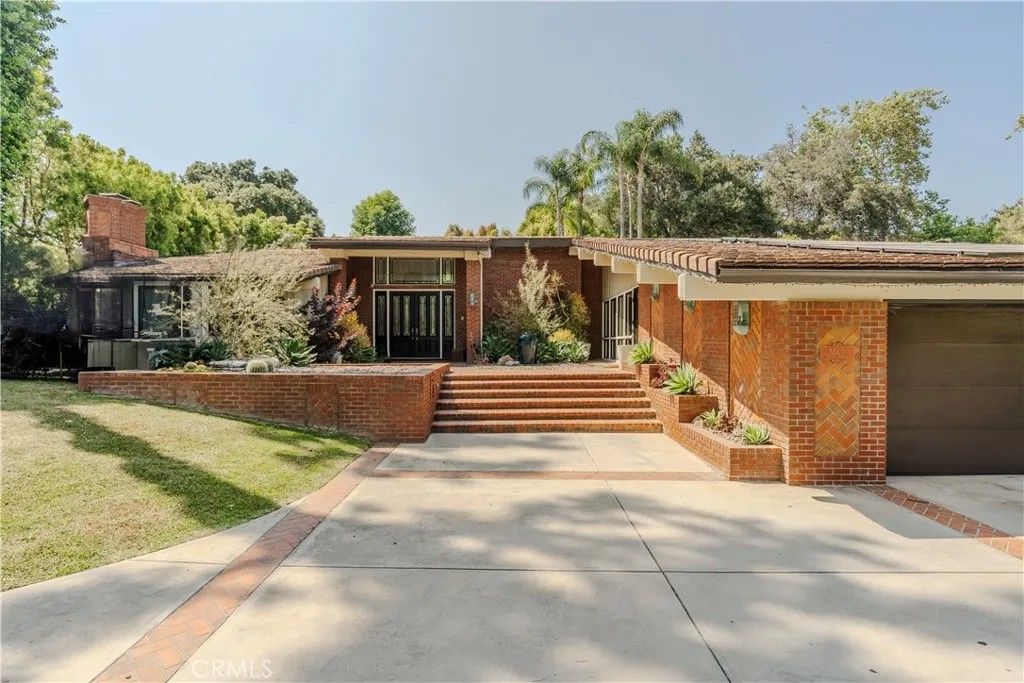 Photo of 1225 Mesa Road, San Marino, CA 91108 (MLS # PF26087726)