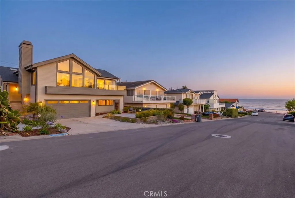 251 Vista Del Mar Avenue