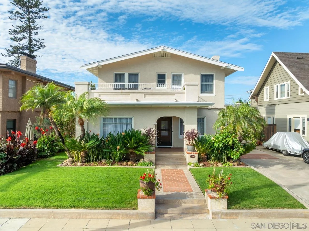 1860 Montecito West