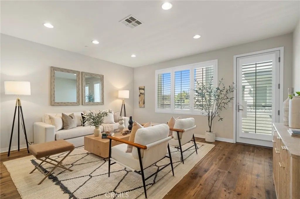 Photo of 12913 Mission Ave #108, Hawthorne, CA 90250 (MLS # SB25267181)