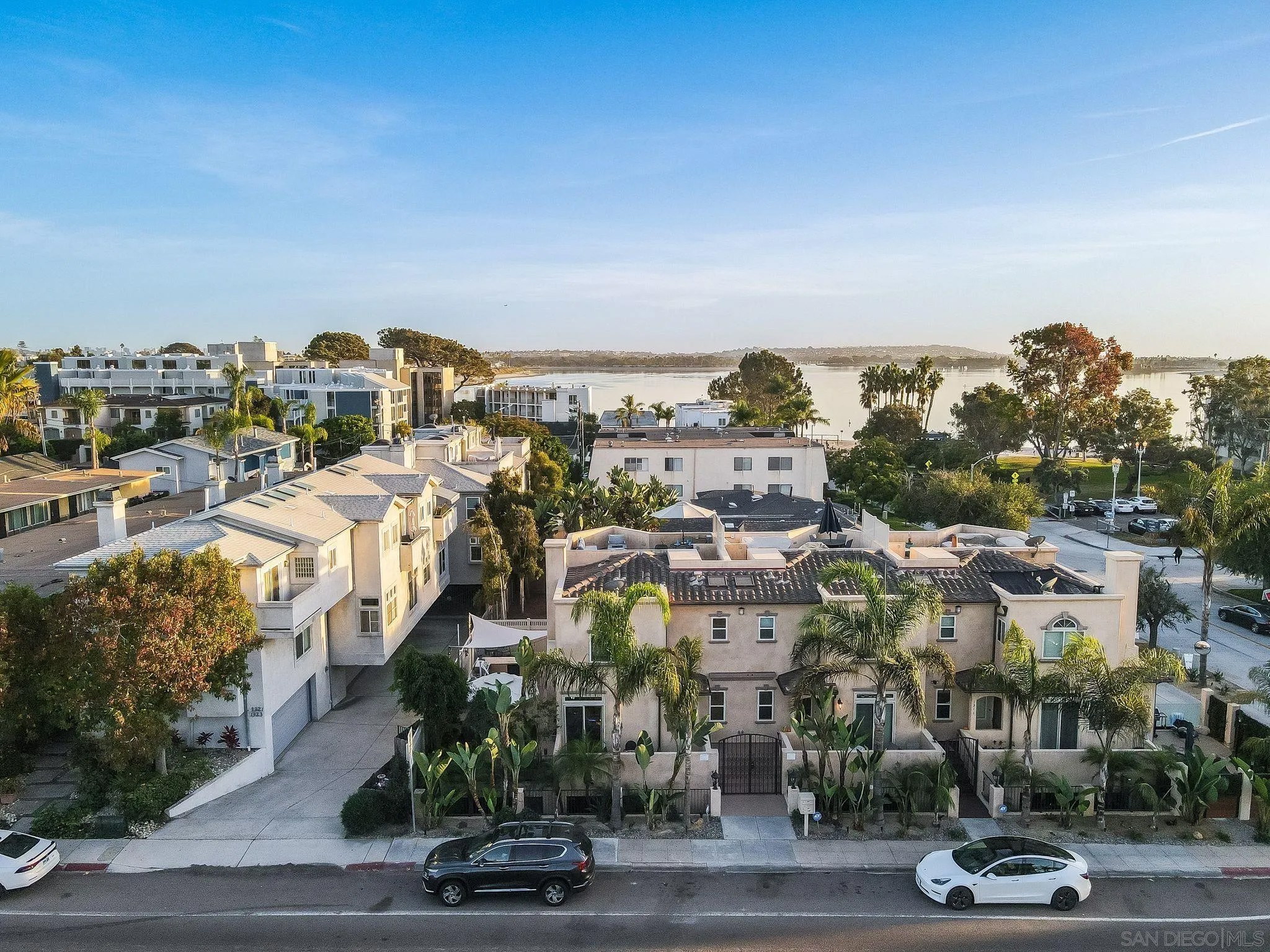 1311-15 Pacific Beach Dr