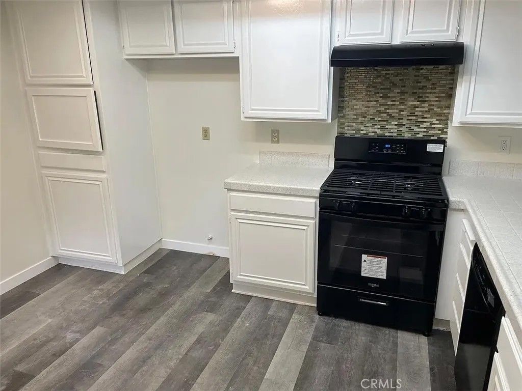 Photo of 16255 Devonshire Street #57, Granada Hills, CA 91344 (MLS # SR26026492)