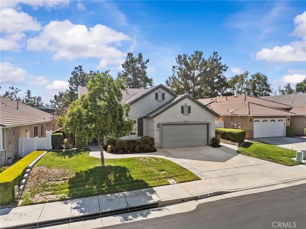 Photo of 39463 Napa Creek Drive, Murrieta, CA 92563 (MLS # SW25177978)