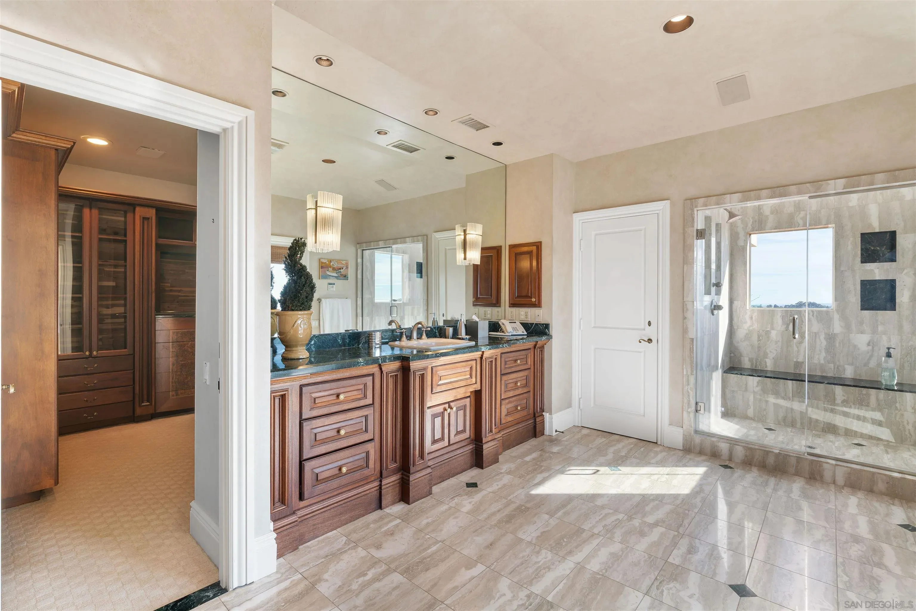 La Jolla, California 92037, United States, 6 Bedrooms Bedrooms, ,8 BathroomsBathrooms,Residential,Active,198687