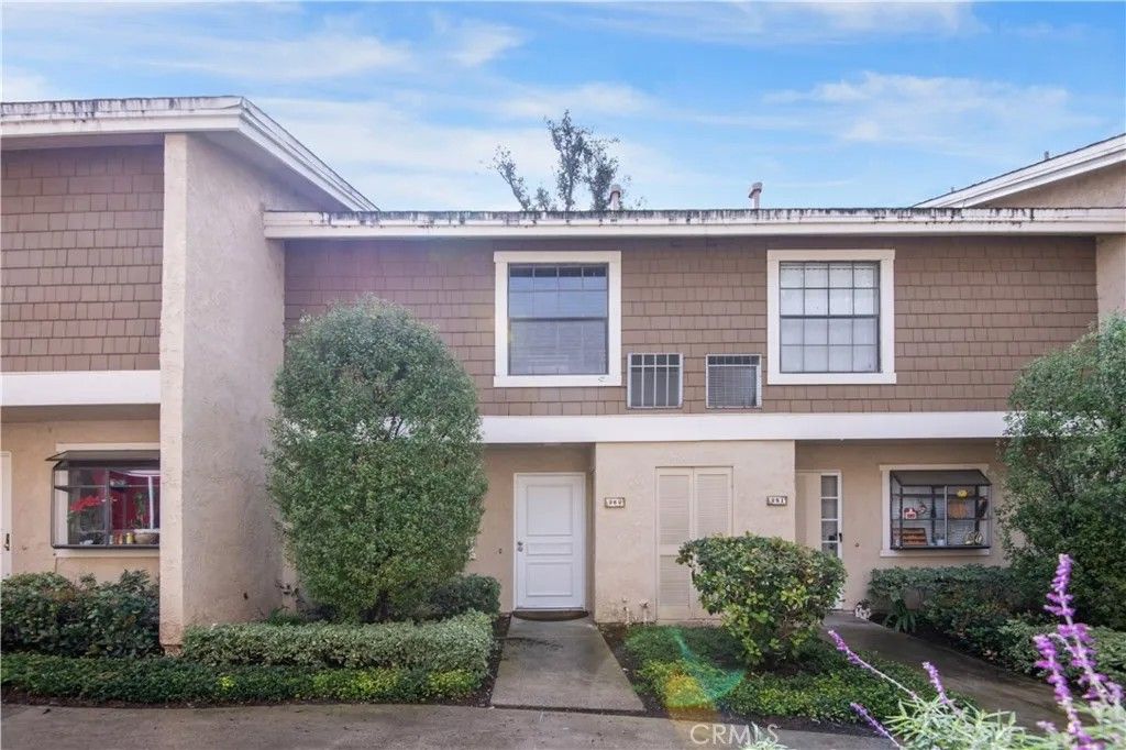 Photo of 252 Pinview, Irvine, CA 92620 (MLS # OC26037829)