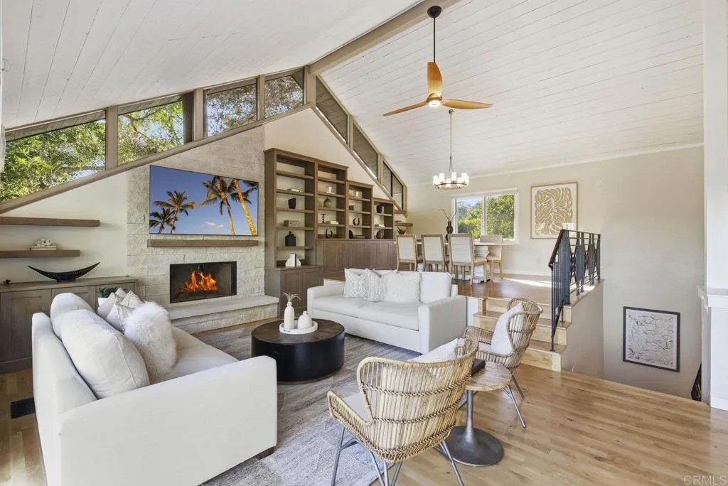 625 Lomas de Oro Court