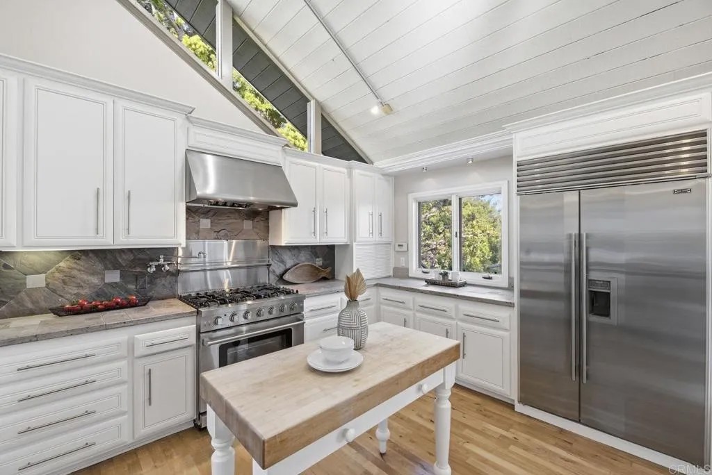 625 Lomas de Oro Court