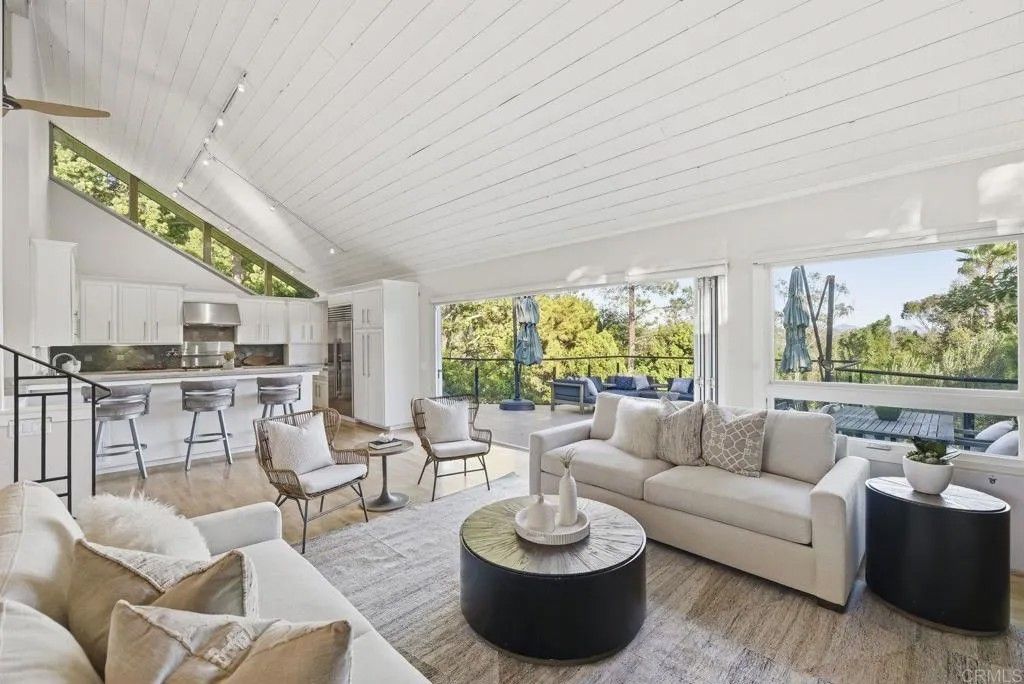 Photo of 625 Lomas de Oro Court, Encinitas, CA 92024 (MLS # NDP2510200)
