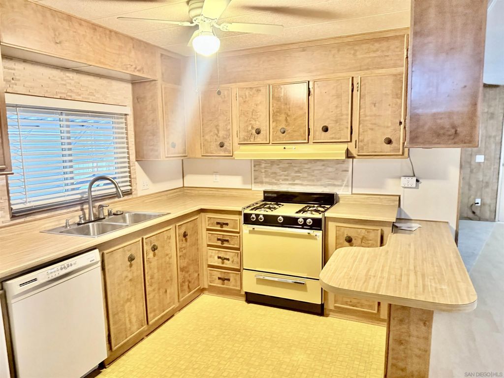 Photo of 1212 H St #72, Ramona, CA 92065 (MLS # 250045338)