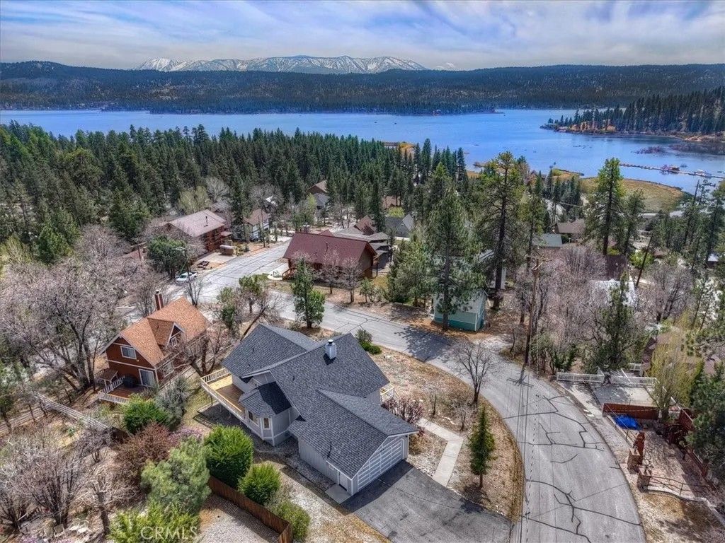 Photo of 1019 Fawnskin Dr, Fawnskin, CA 92333 (MLS # IG26077071)