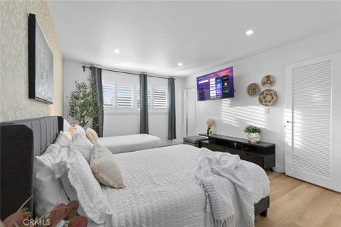 Tiny photo for 16782 Heritage Lane, Huntington Beach, CA 92647 (MLS # PW25245810)