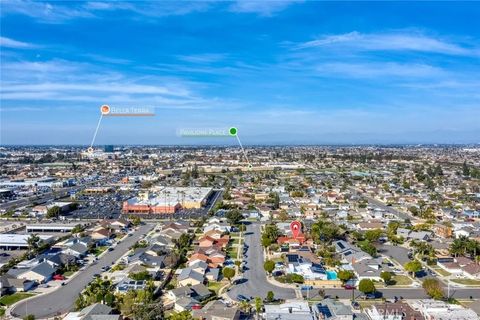 Tiny photo for 16782 Heritage Lane, Huntington Beach, CA 92647 (MLS # PW25245810)