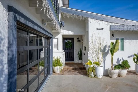 Tiny photo for 16782 Heritage Lane, Huntington Beach, CA 92647 (MLS # PW25245810)