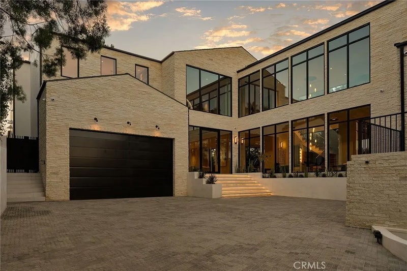 16093 Royal Oak Road