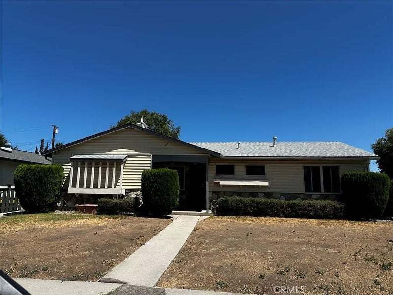 23301 Hamlin