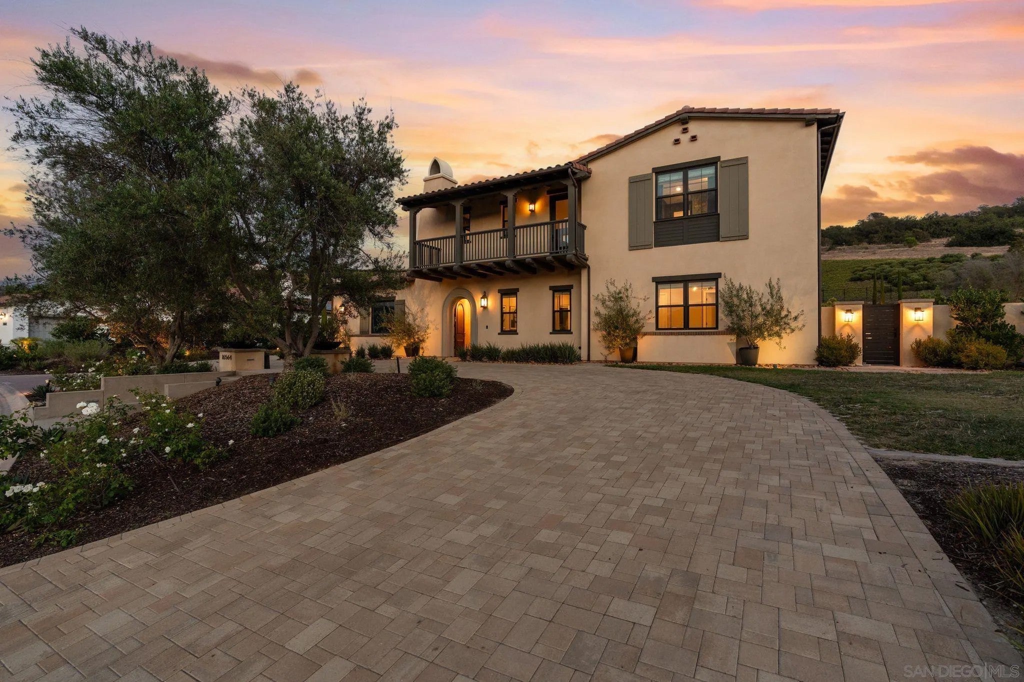 16564 Crescent Creek