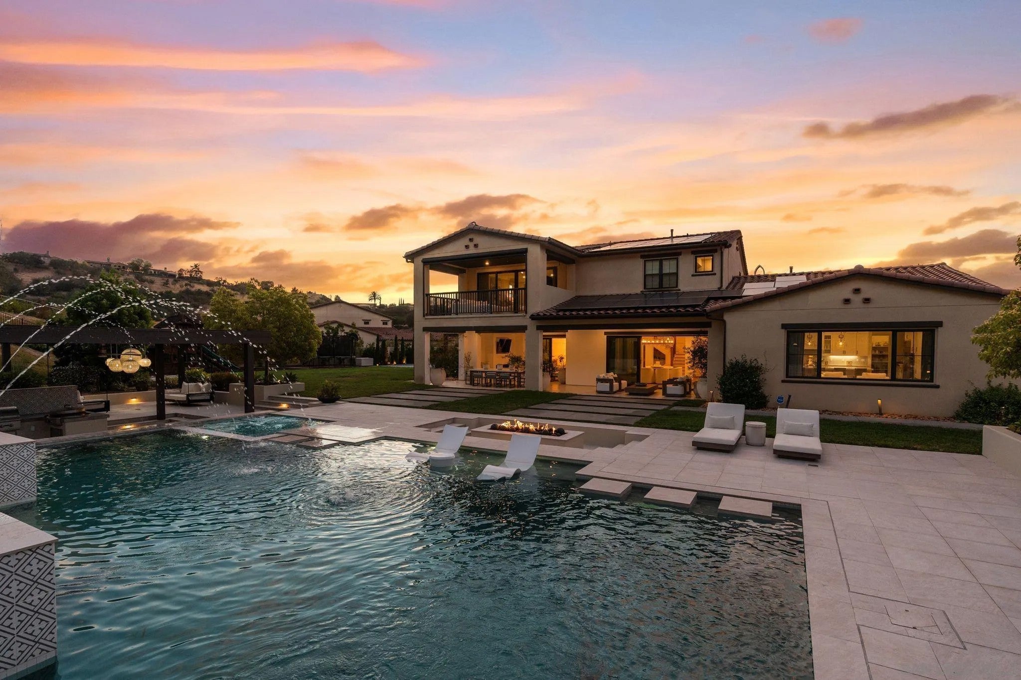 16564 Crescent Creek