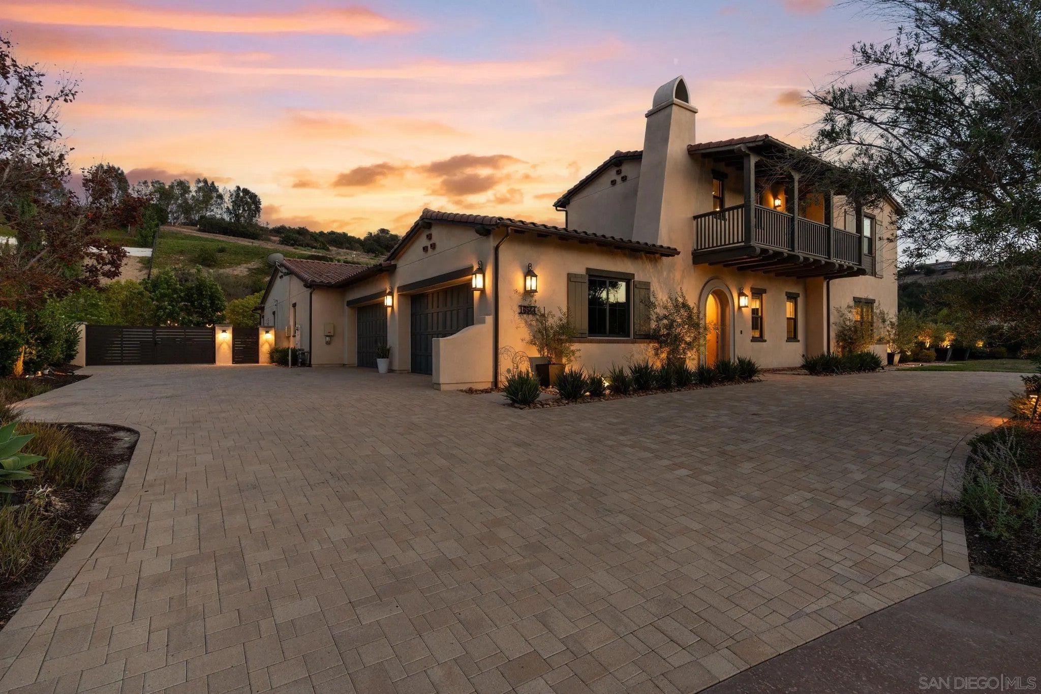 16564 Crescent Creek
