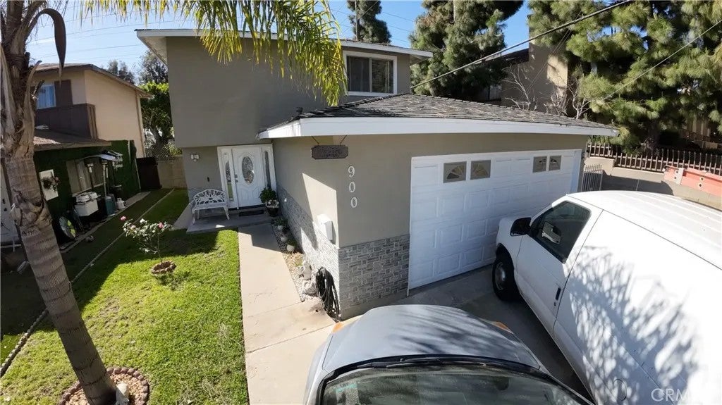 900 E Sagebank