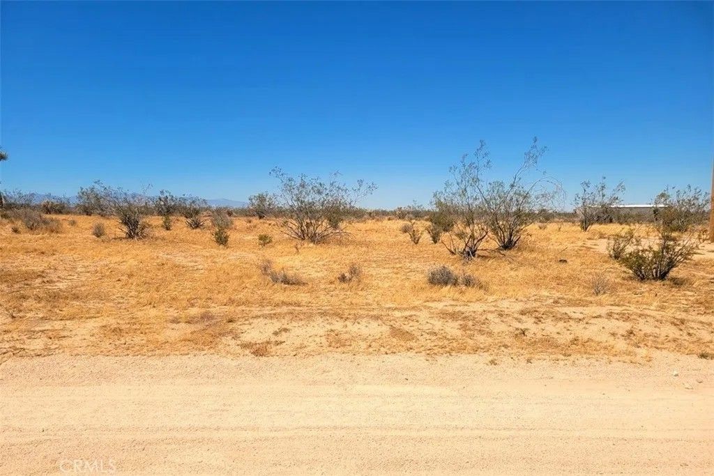 Photo of 38 Japatul Rd, Apple Valley, CA 92307 (MLS # CV25269960)