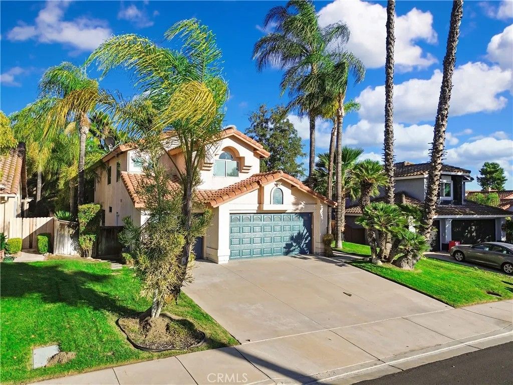Photo of 39270 Corte Pluma, Murrieta, CA 92563 (MLS # TR25233389)